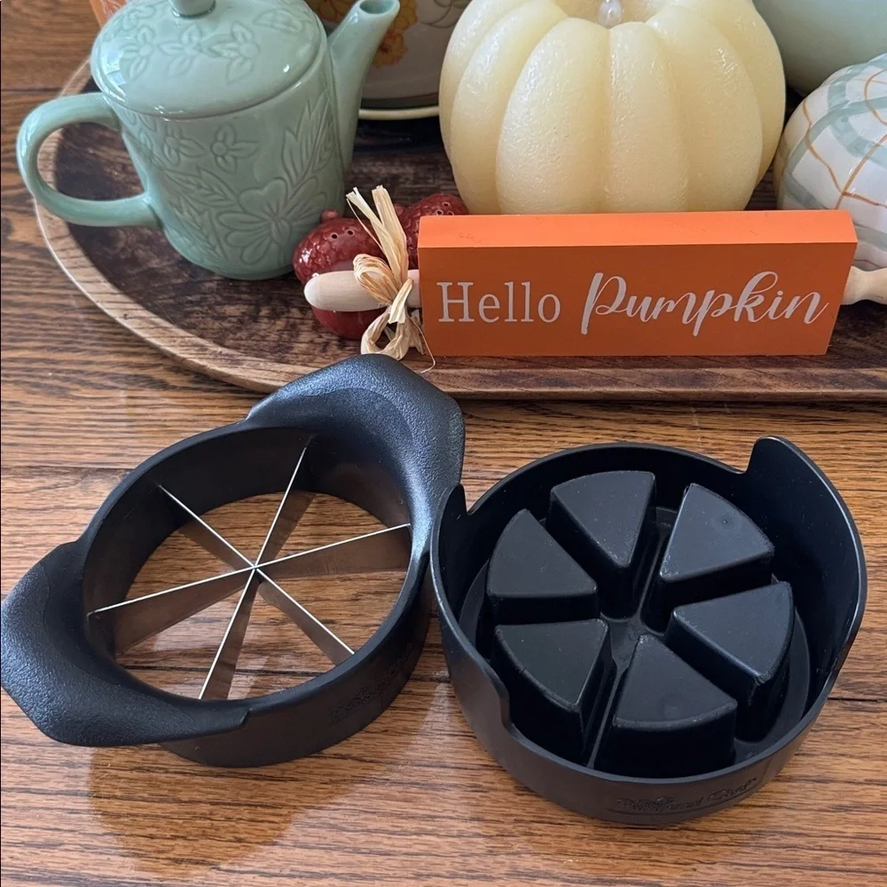 Pampered Chef Veggie Wedger